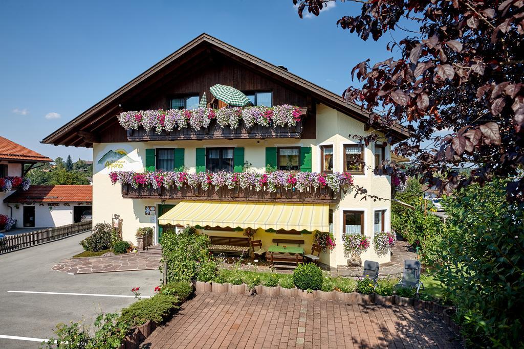 Gaestehaus Alpina บัดโคลกรุบ ภายนอก รูปภาพ